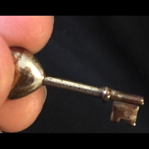 Tiffany and co pendant - Picture 2 of 2